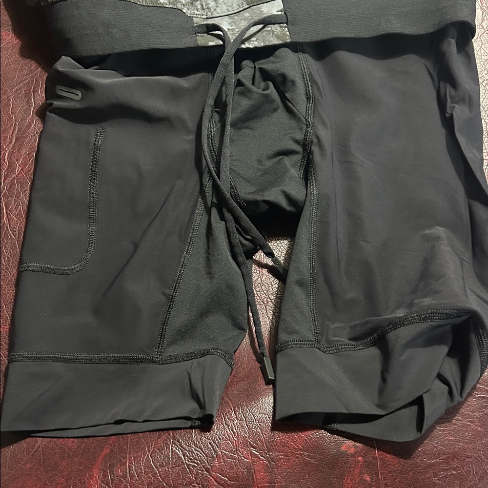 Lululemon 7” shorts - Picture 3 of 4